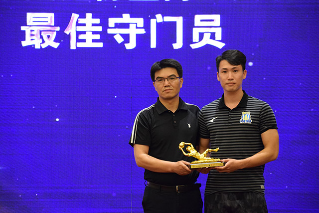 单场8次失误！亚当斯：我要做好反思 控制失误